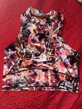 EUC Lululemon Everlux and Mesh
Cropped Tank size 6